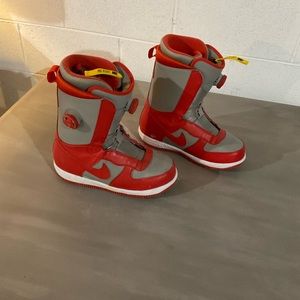 Nike zoom force snowboard boots 9